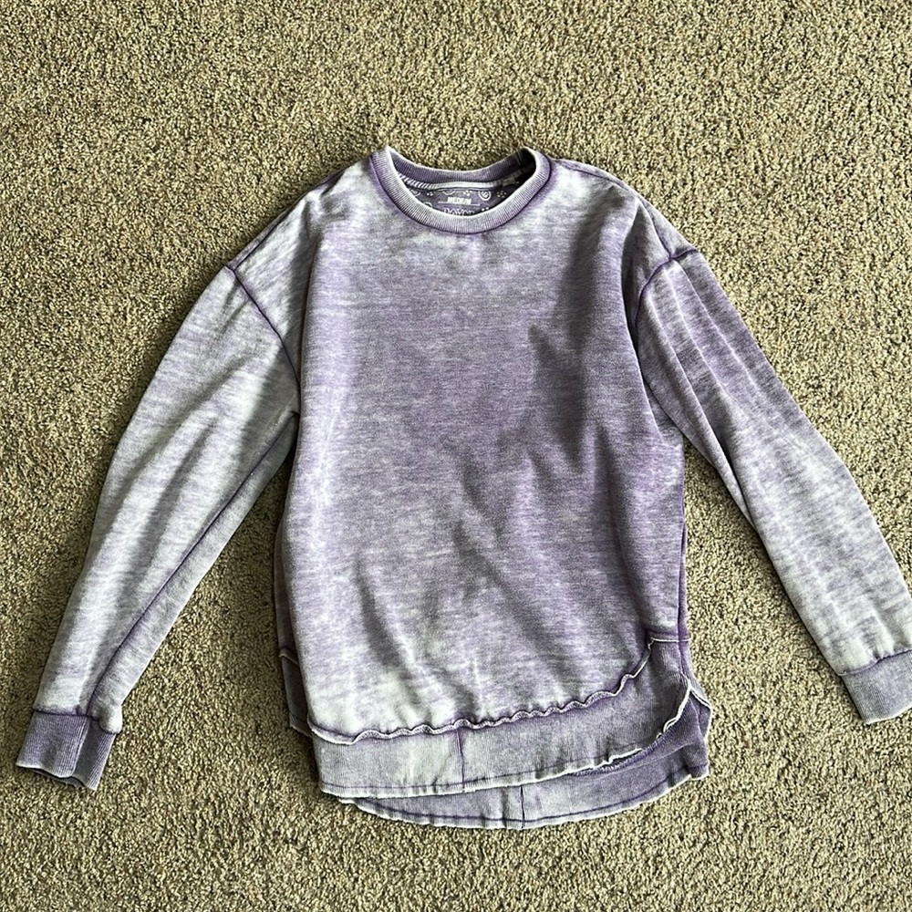 Women’s medium light purple sweatshirt